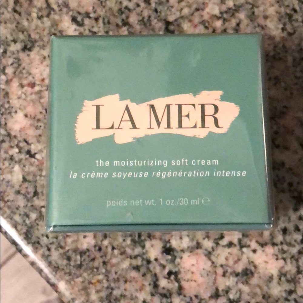 La mer moisturizing soft cream